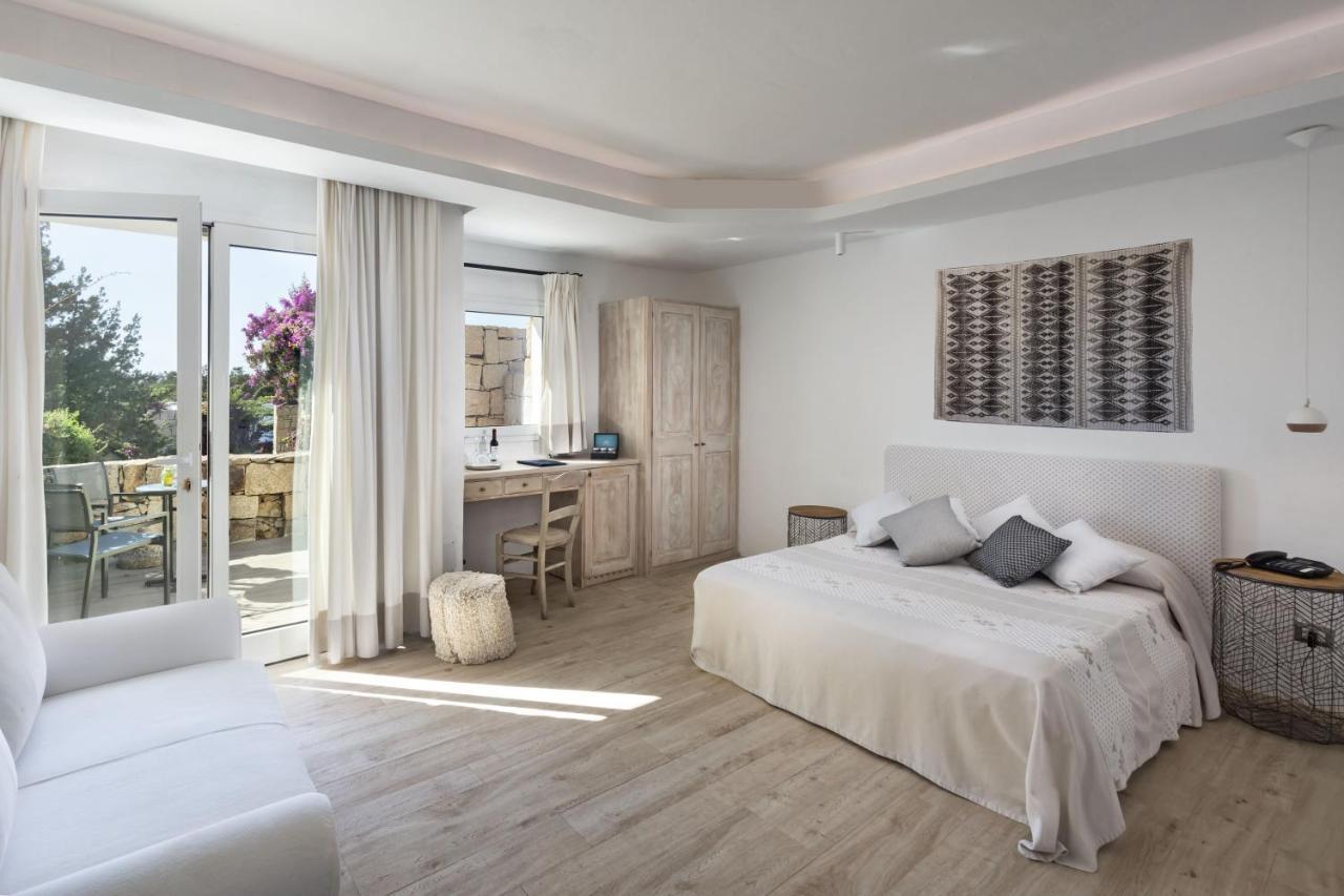 Hotel Grand Relais Dei Nuraghi Baja Sardinia Bagian luar foto