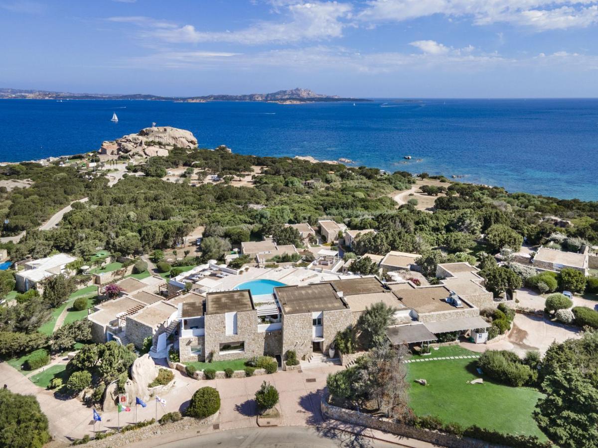 Hotel Grand Relais Dei Nuraghi Baja Sardinia Bagian luar foto