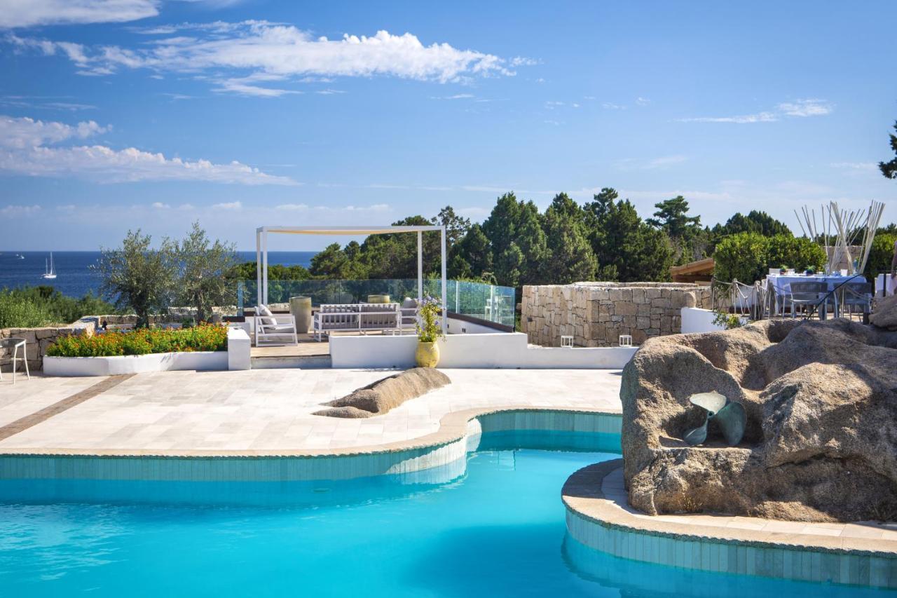Hotel Grand Relais Dei Nuraghi Baja Sardinia Bagian luar foto