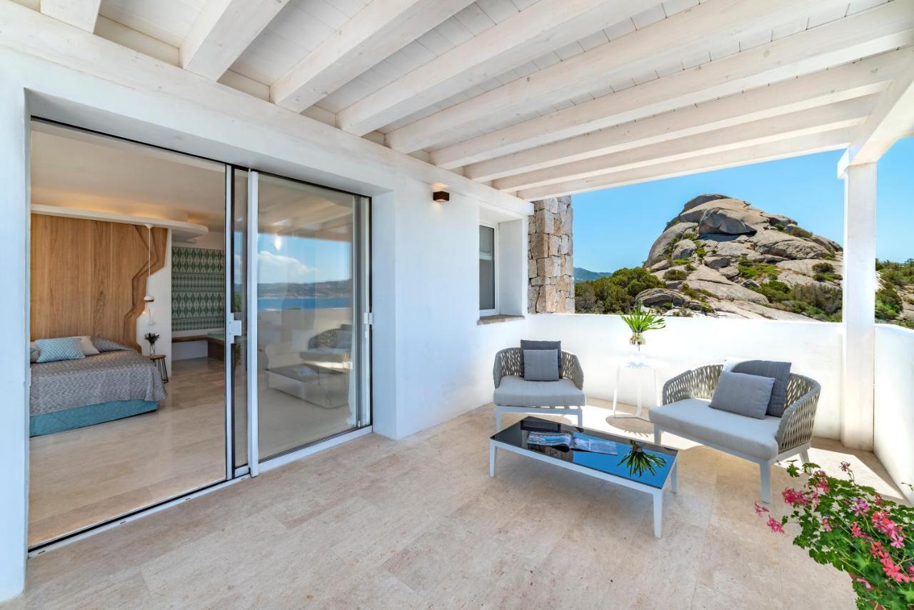 Hotel Grand Relais Dei Nuraghi Baja Sardinia Bagian luar foto