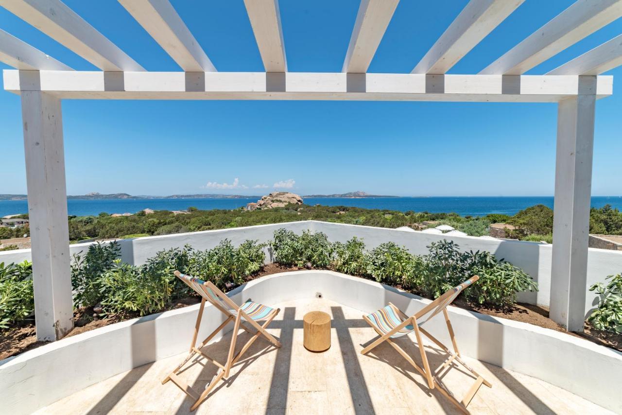 Hotel Grand Relais Dei Nuraghi Baja Sardinia Bagian luar foto