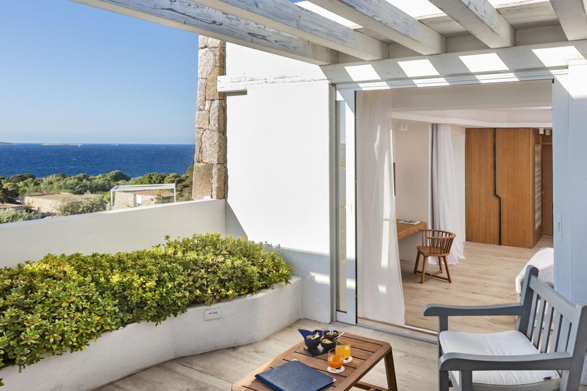 Hotel Grand Relais Dei Nuraghi Baja Sardinia Bagian luar foto