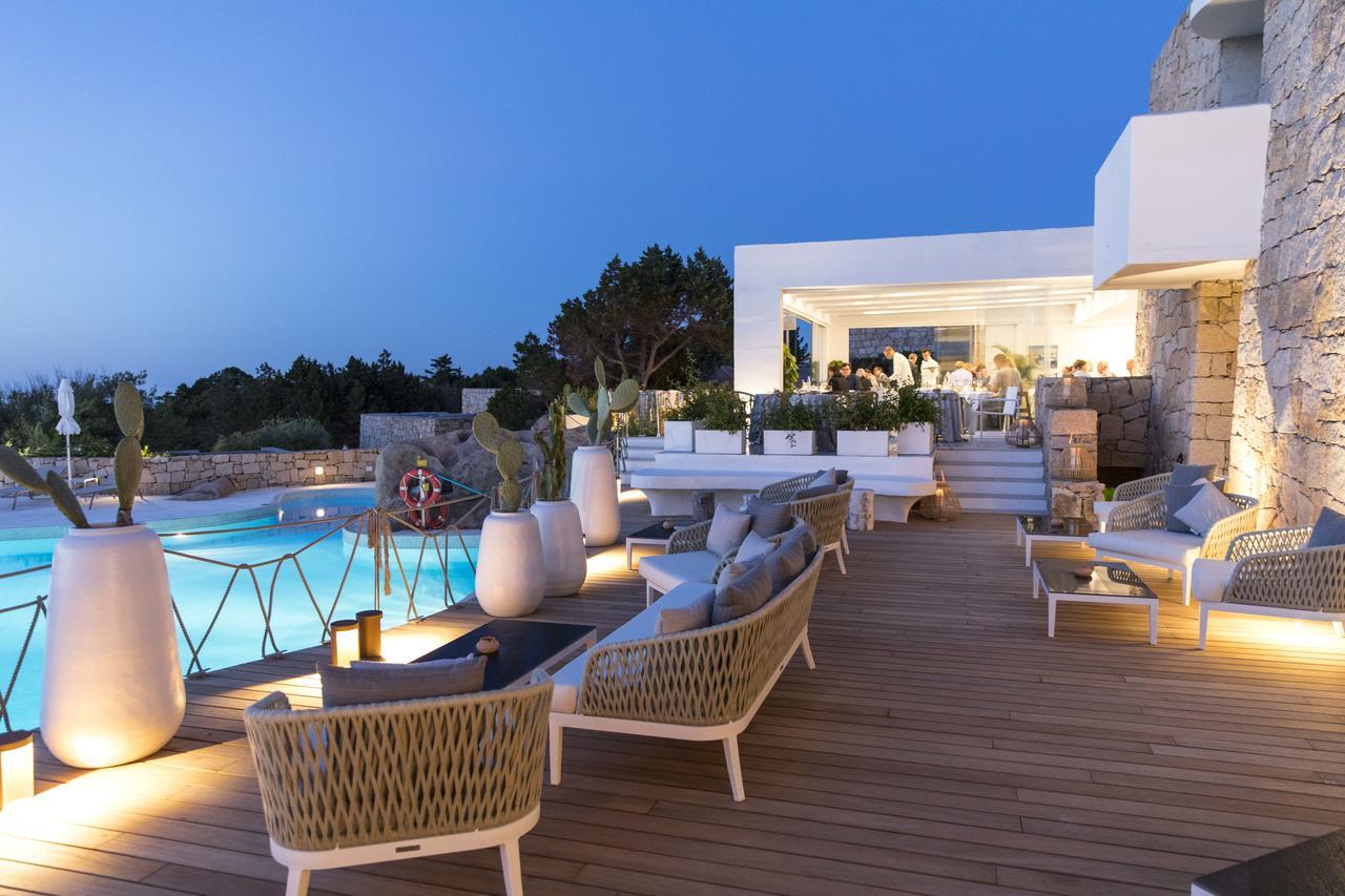 Hotel Grand Relais Dei Nuraghi Baja Sardinia Bagian luar foto