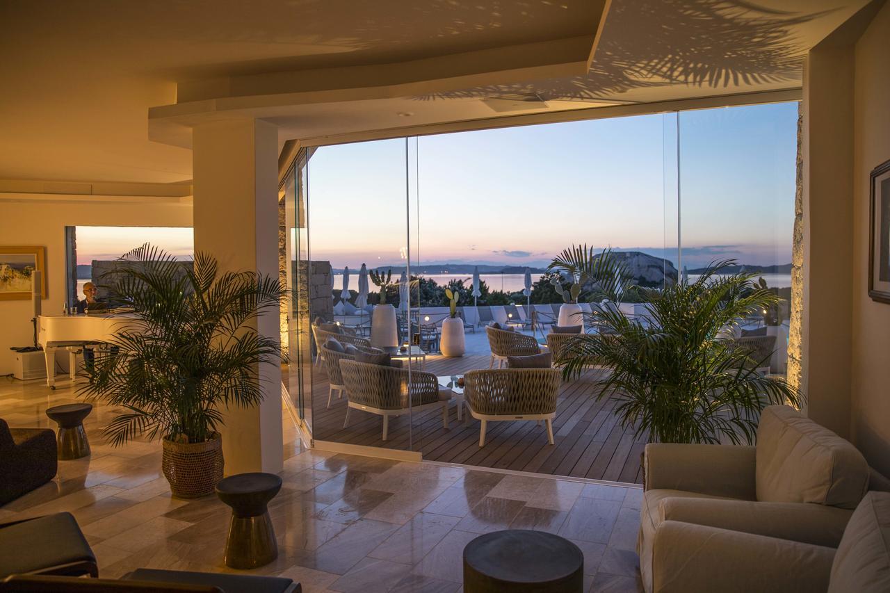 Hotel Grand Relais Dei Nuraghi Baja Sardinia Bagian luar foto