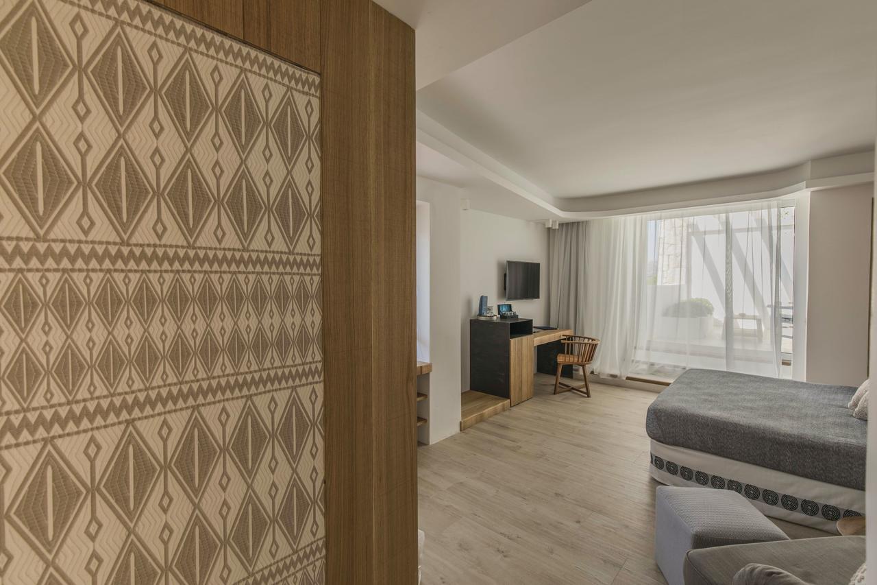 Hotel Grand Relais Dei Nuraghi Baja Sardinia Bagian luar foto