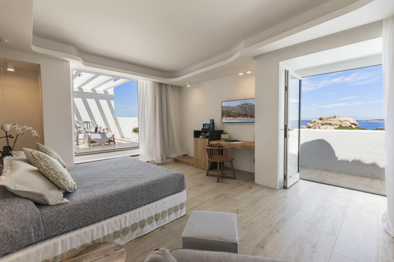 Hotel Grand Relais Dei Nuraghi Baja Sardinia Bagian luar foto