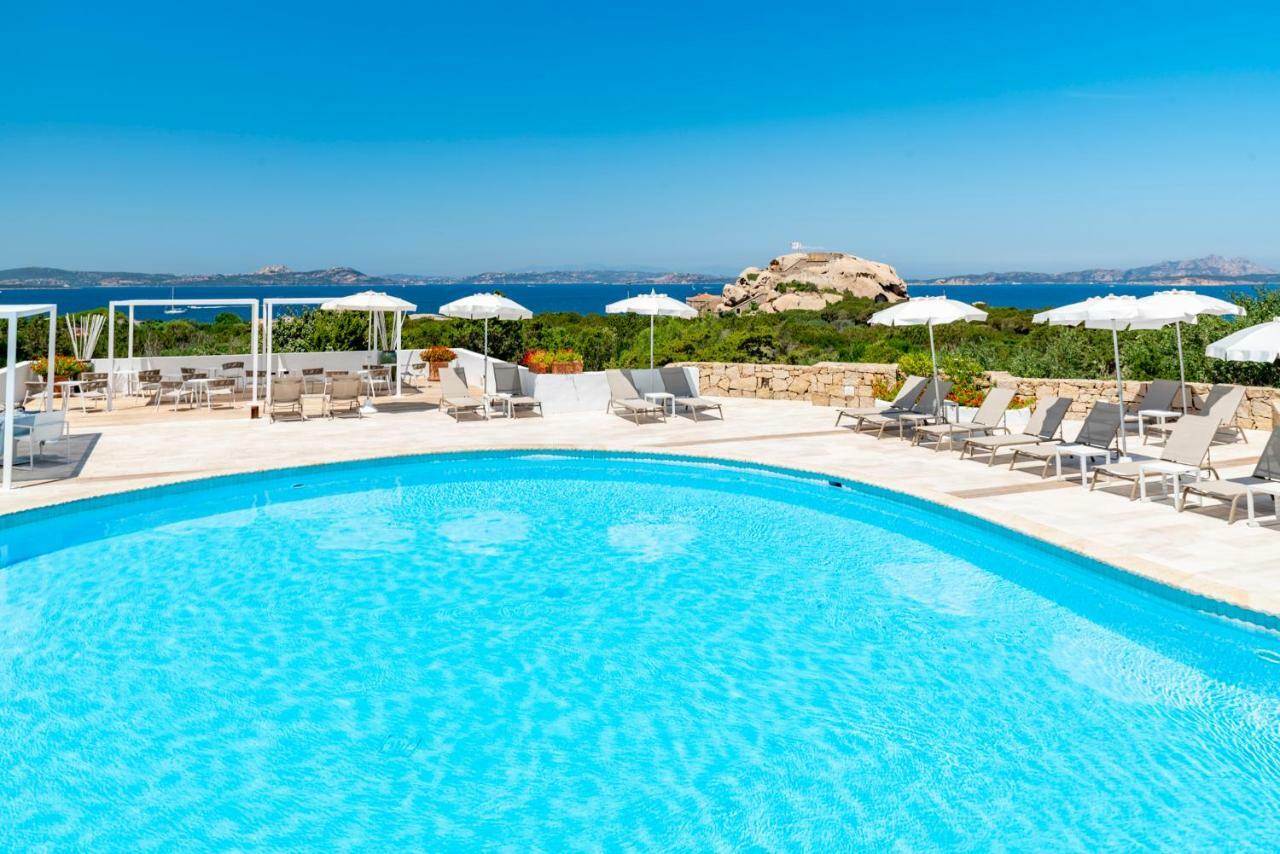 Hotel Grand Relais Dei Nuraghi Baja Sardinia Bagian luar foto